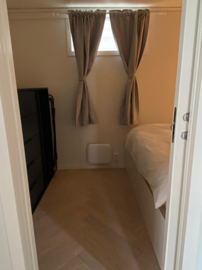 Entire Renovated Apartment From 1780 With Kitchen, Bath, Bedroom, And Living Room In Skuteviken