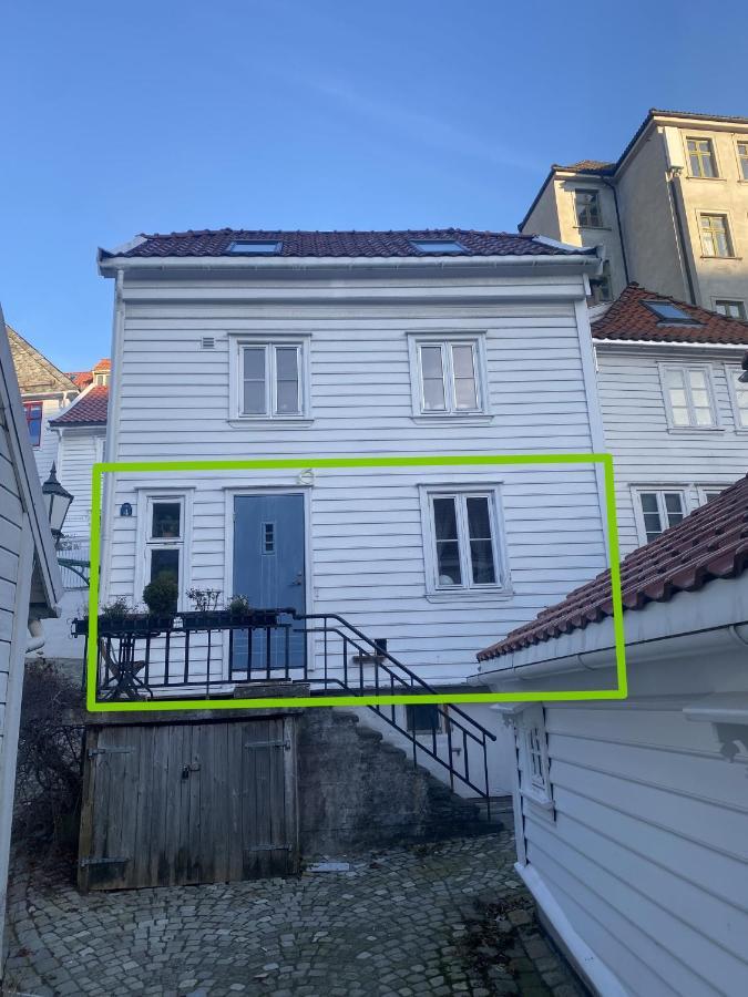 Apartment Entire Renovated Apartment From 1780 With Kitchen, Bath, Bedroom, And Living Room In Skuteviken *
