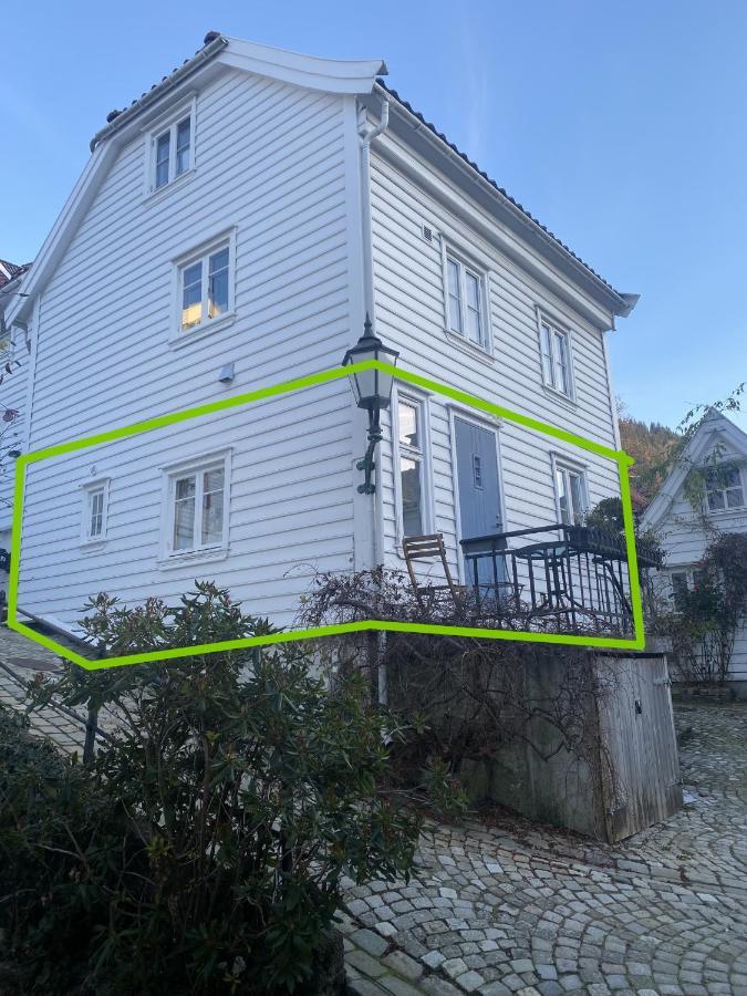 Lägenhet Entire Renovated From 1780 With Kitchen, Bath, Bedroom, And Living In Skuteviken *