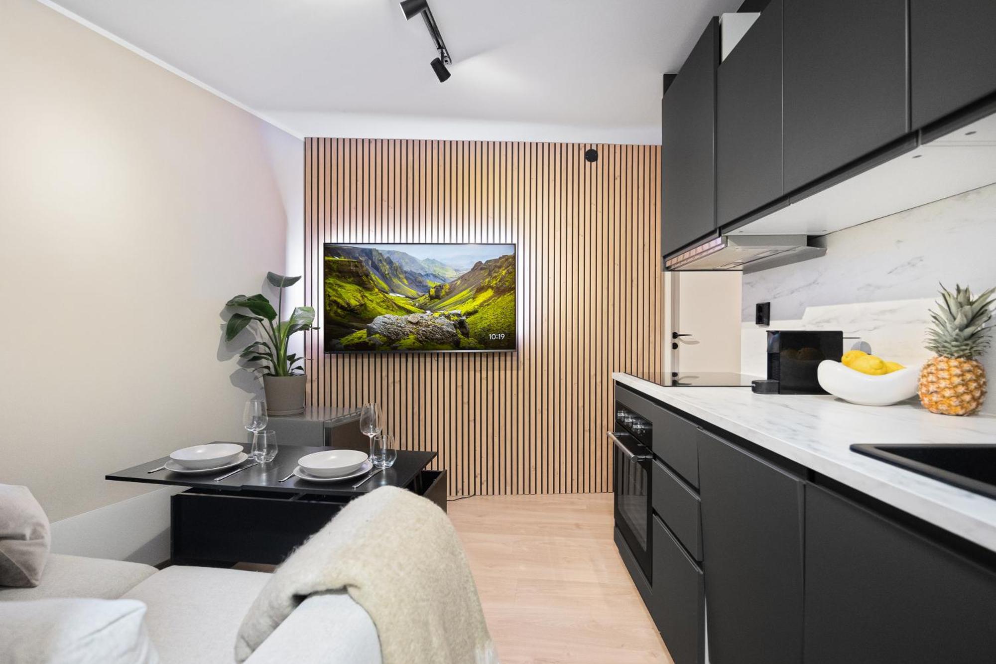 King Bed - Behind Bryggen - Renovated Des 23 Apartment Bergen
