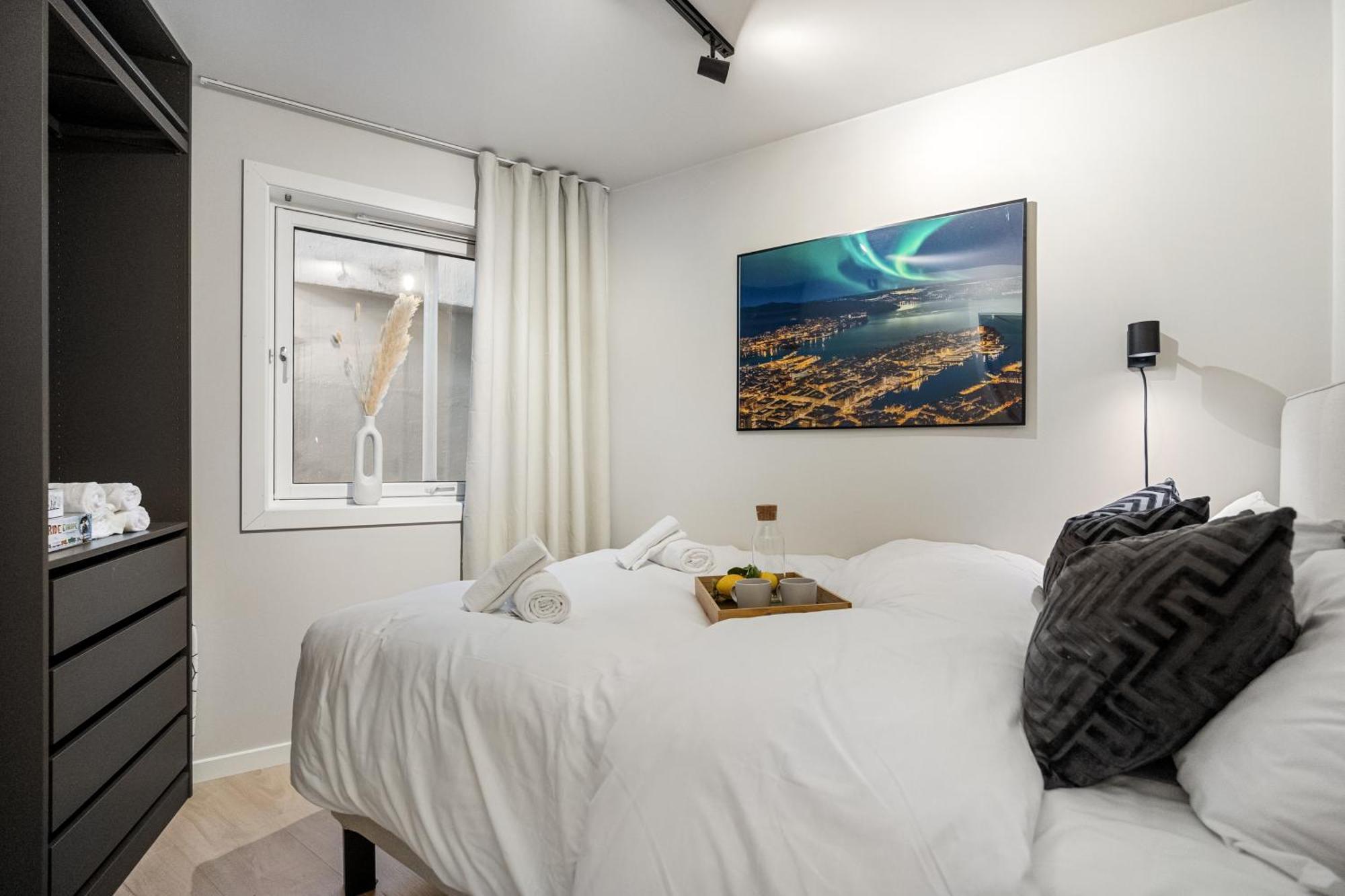 King Bed - Behind Bryggen - Renovated Des 23 Apartment Bergen