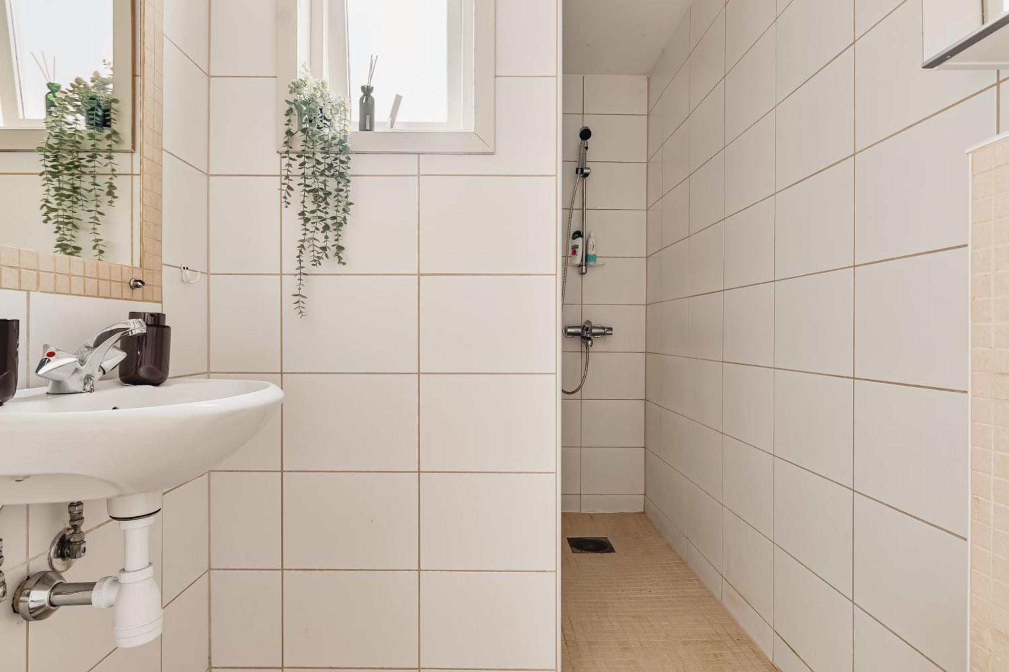 Spacious! 2024 Renovated! 4 Bedrooms! Apartment Bergen