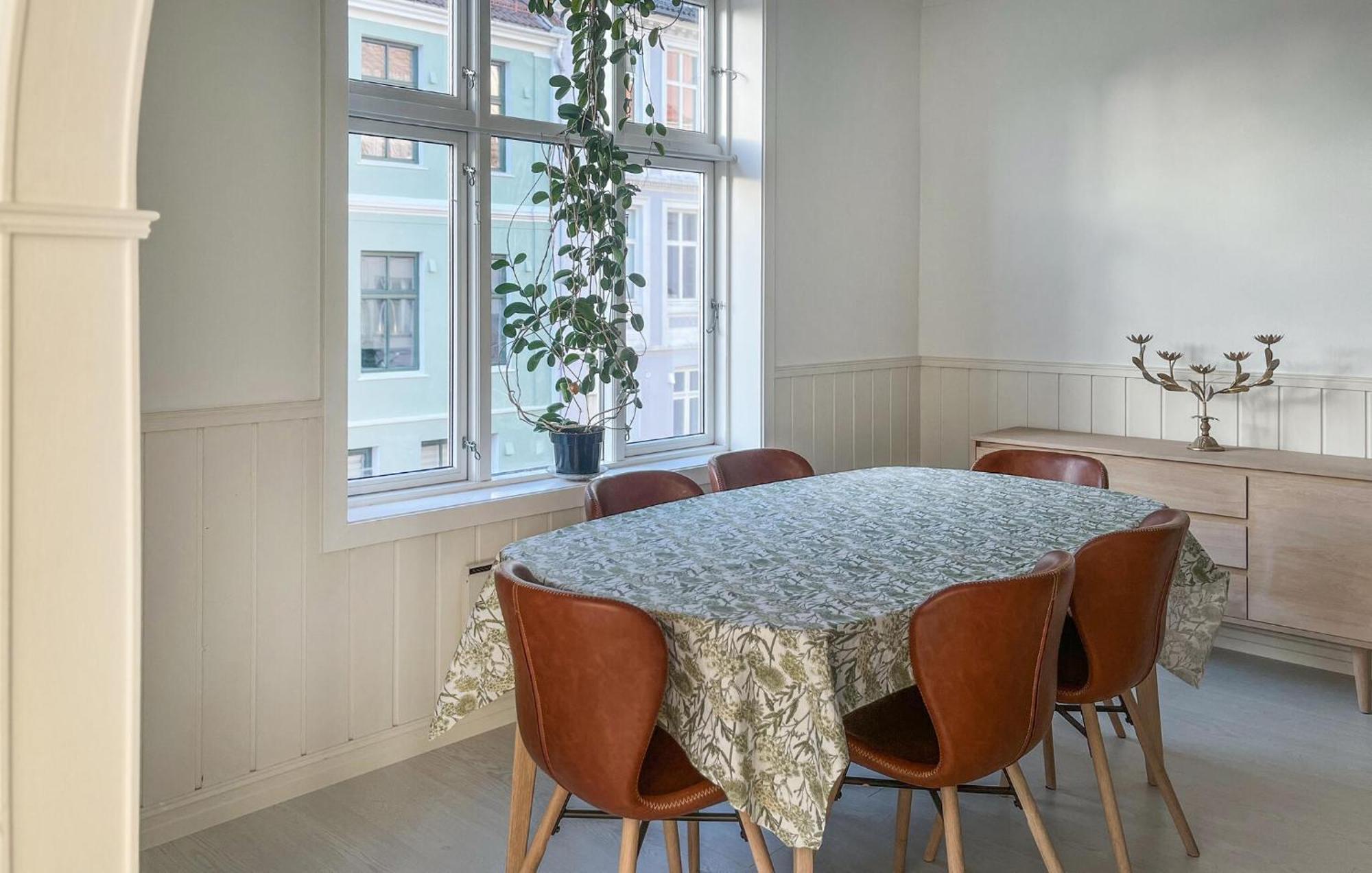 Beautiful In With Kitchen Apartment