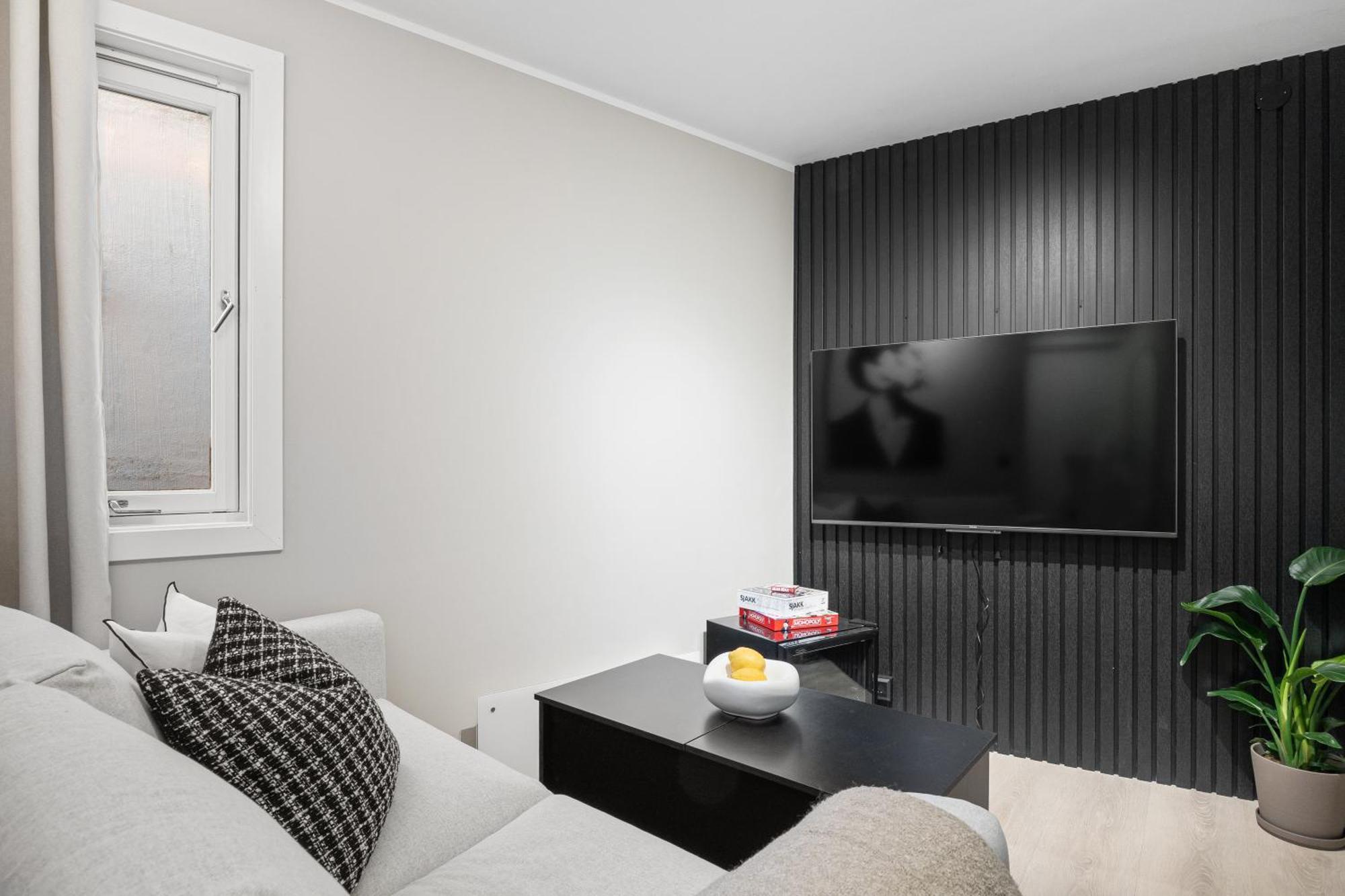 Apartment King Bed - Renovated 2024 - 2br Behind Bryggen Bergen