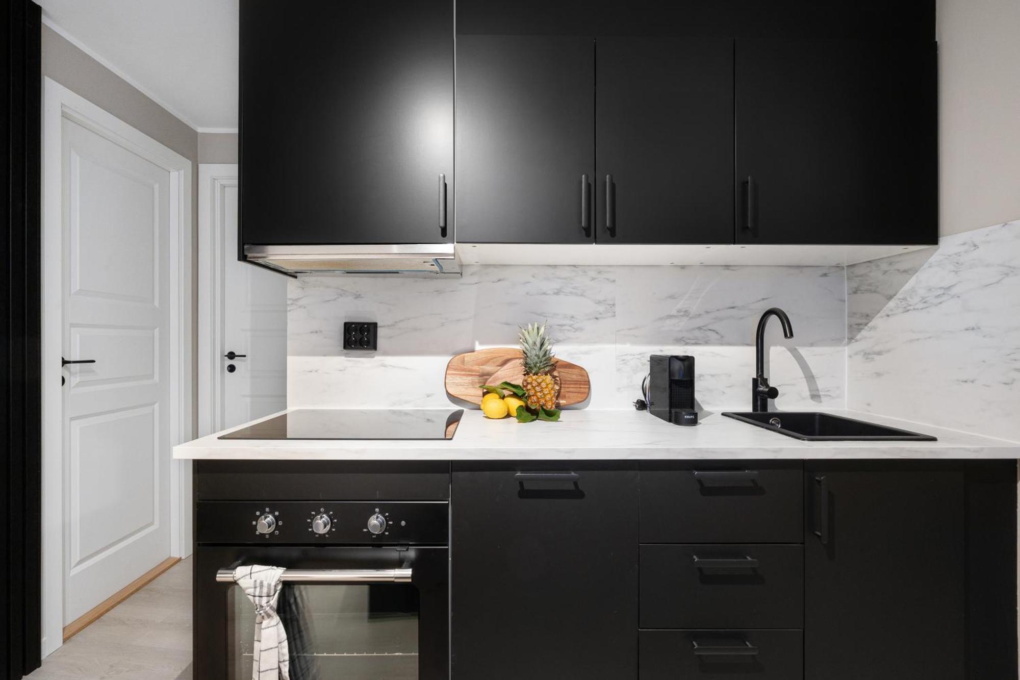 King Bed - Renovated 2024 - 2br Behind Bryggen *