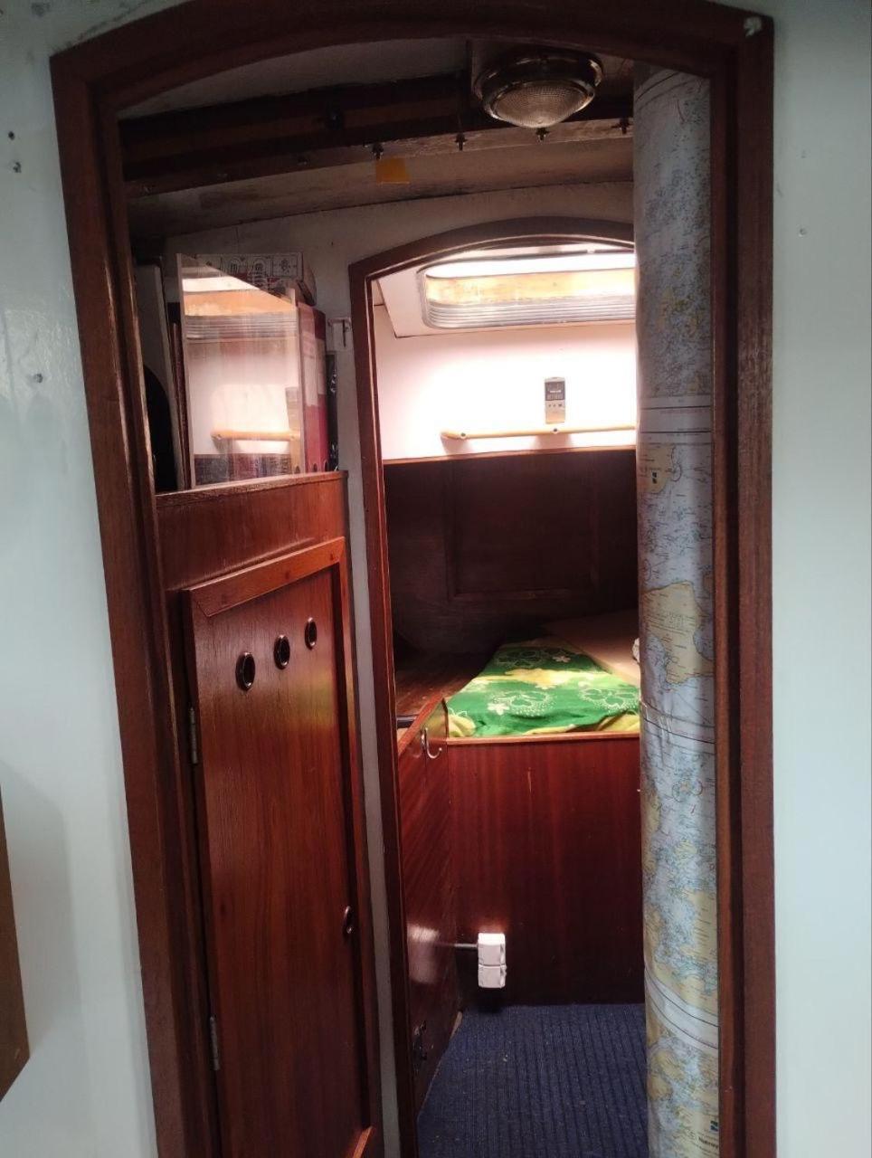 Botel Sailing Yachts - No Shower *