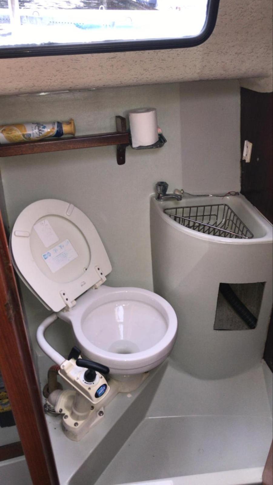 Botel Sailing Yachts - No Shower *