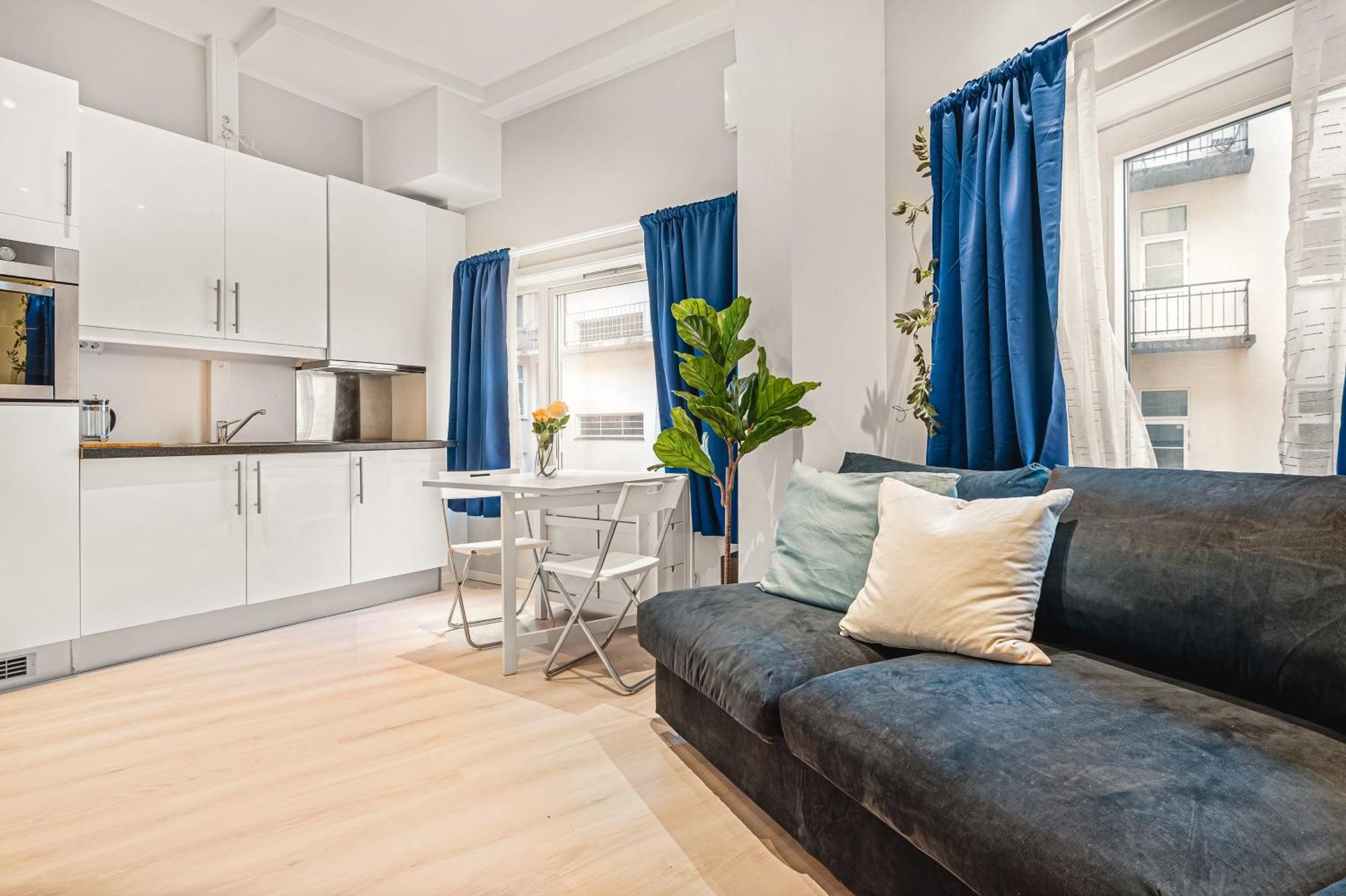 Apartment Dinbnb I At City Centre With Roof Terrace