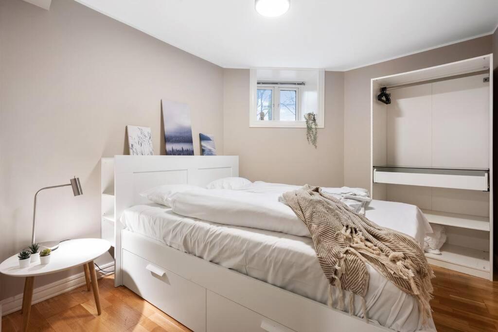 Căn hộ New! Modern Apt: W/ Private Entrence