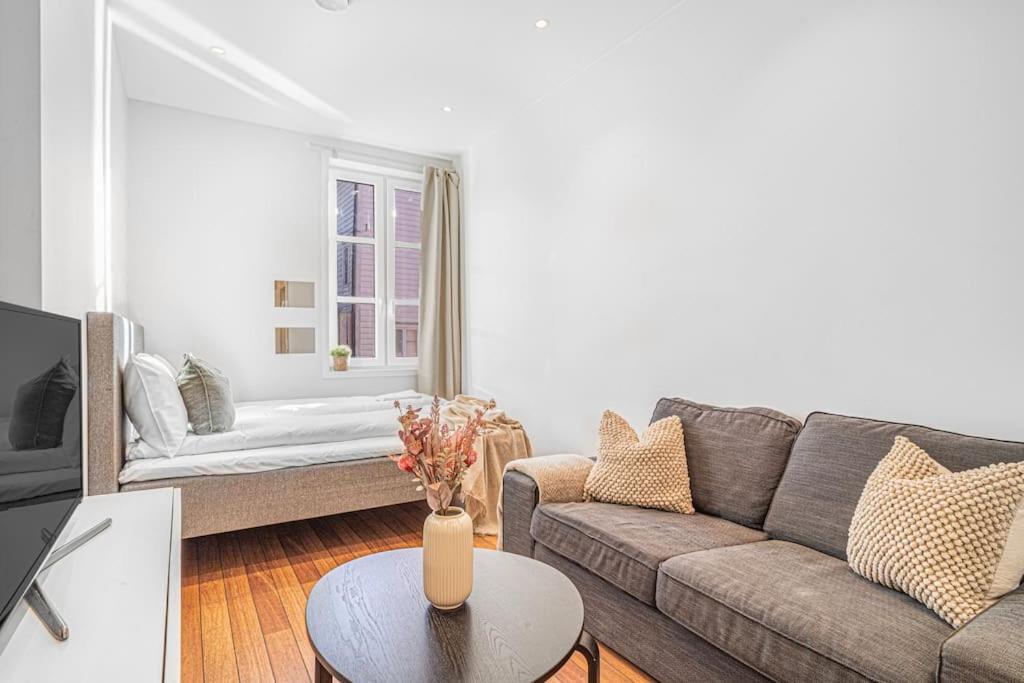 Seaside Apt. Catch Crabs From Your Bedroom Window! *