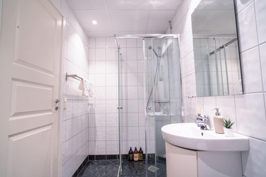 Apartment Seafront Apt. With Elevator And French Balcony Bergen