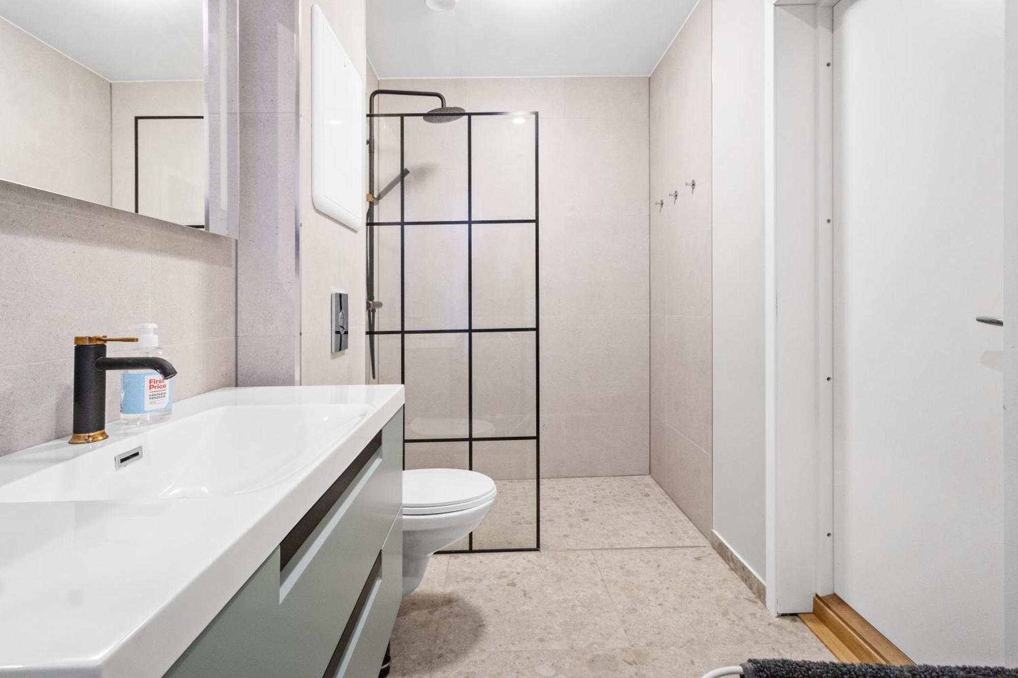 Elegant Urban Apartment