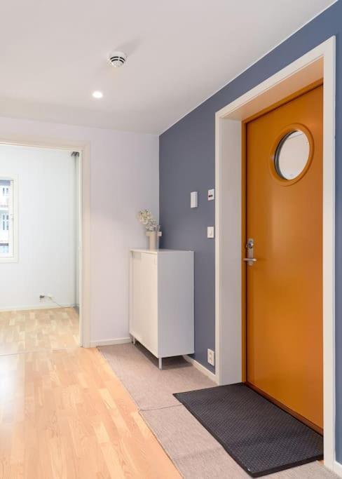 Bergen's Finest: Sleek Oasis With Two Bedroom Căn hộ