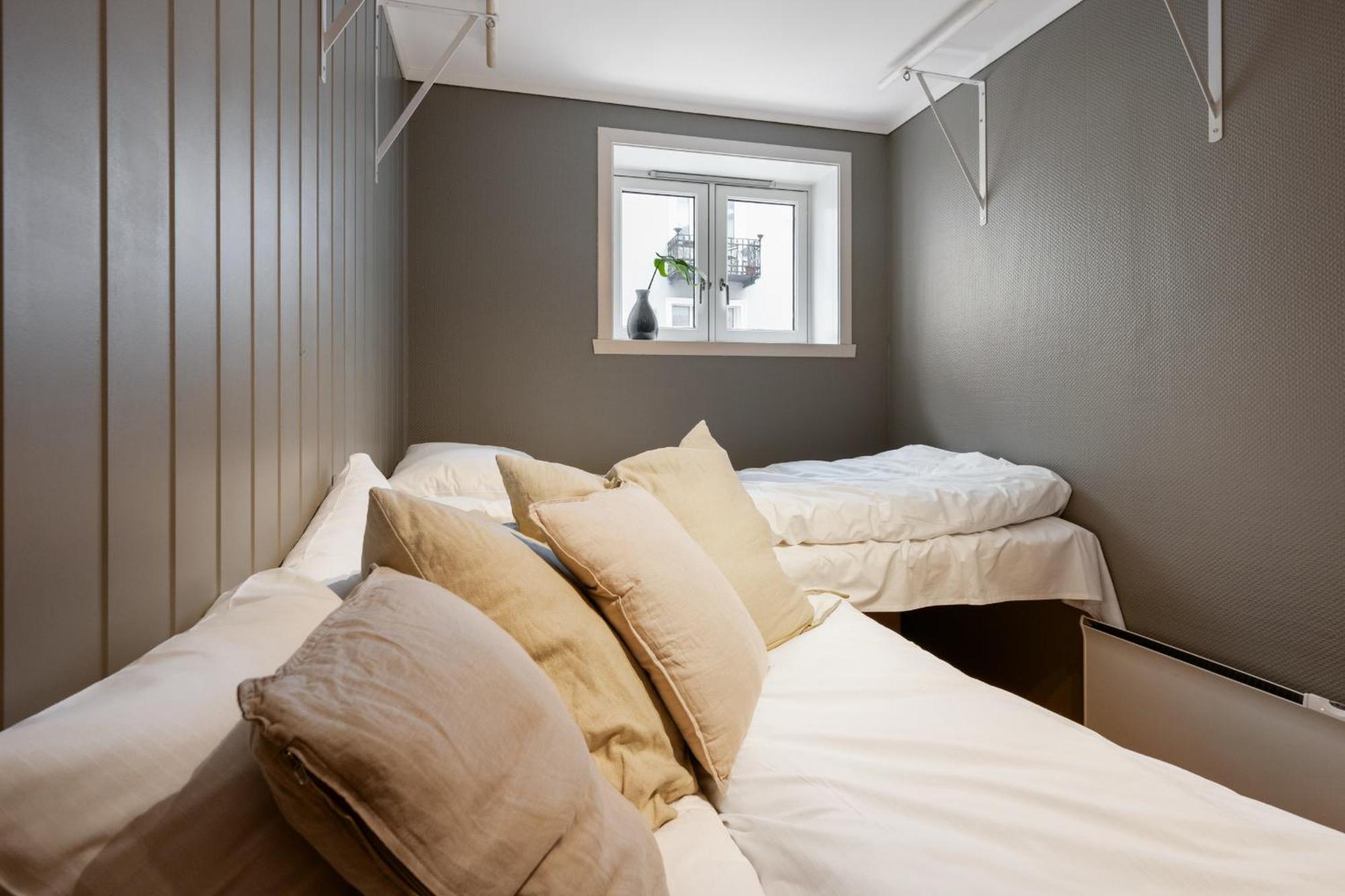 Spacious & Cozy Hideaway With Central Location Apartment *