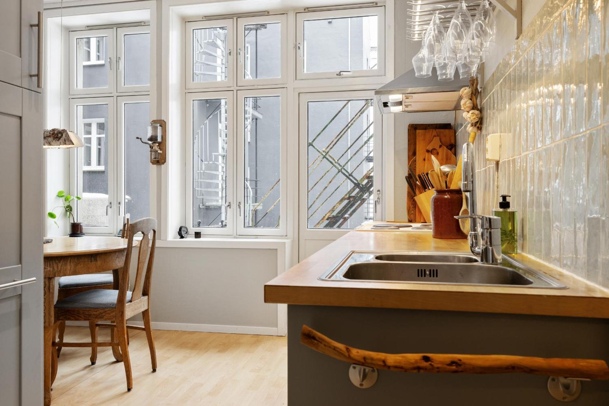 Spacious & Cozy Hideaway With Central Location