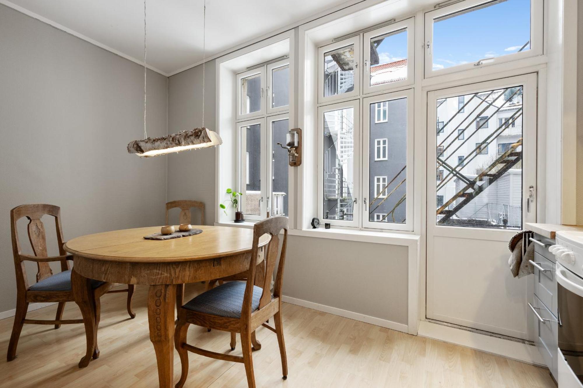 Spacious & Cozy Hideaway With Central Location Bergen