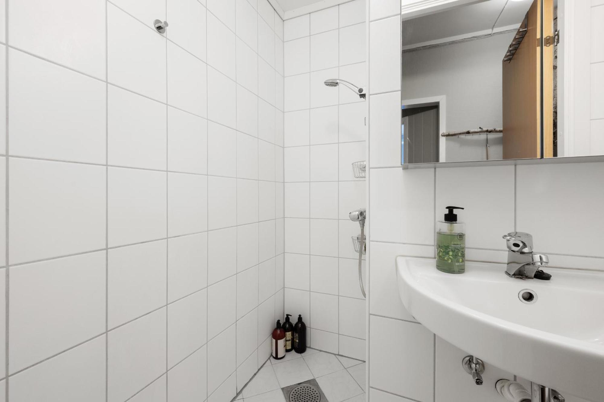 Apartment Spacious & Cozy Hideaway With Central Location