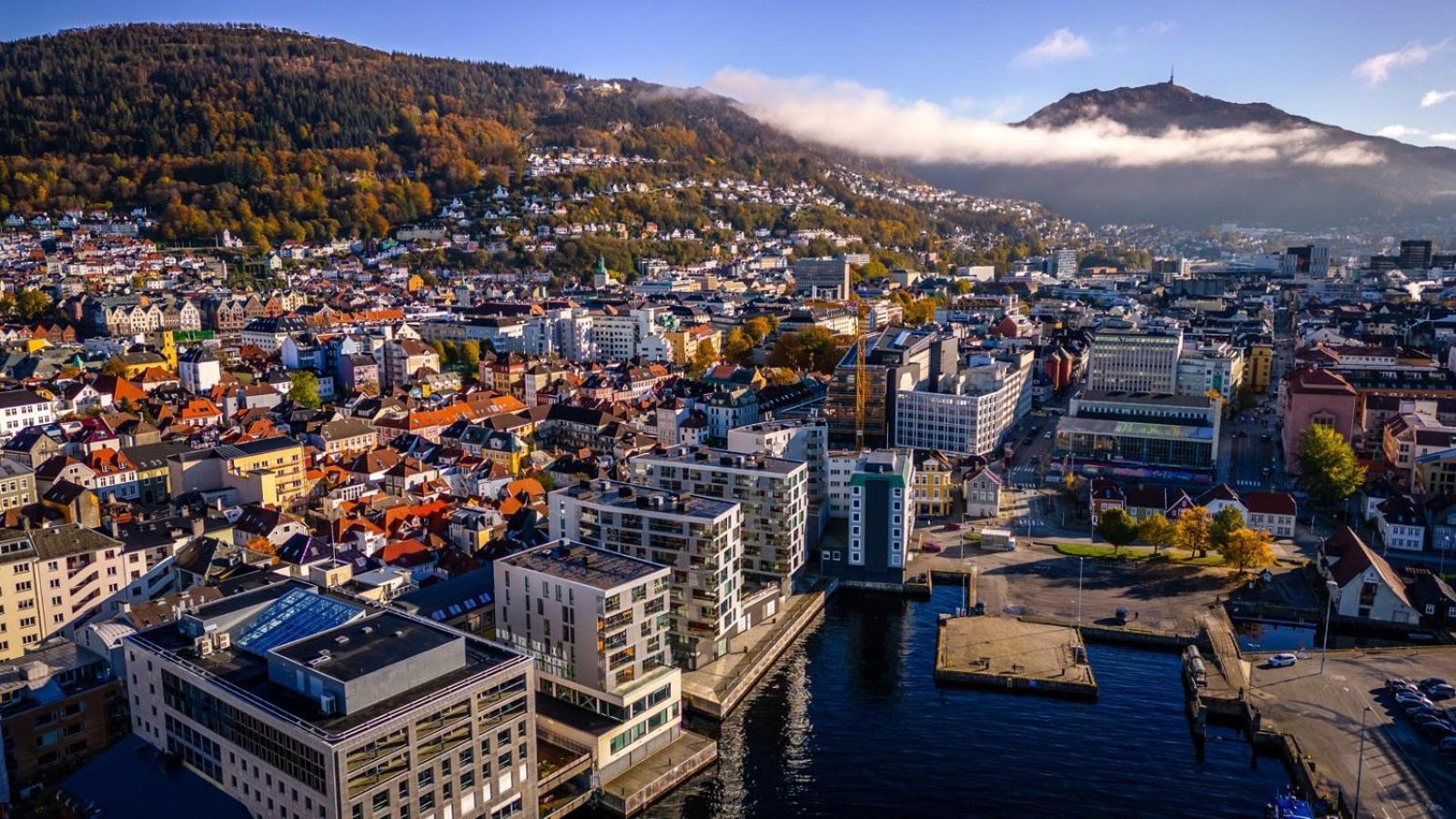 Heart Of - Quiet - Close To Everything * Bergen