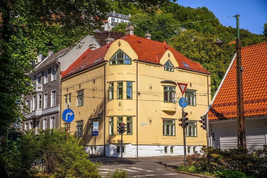 Leilighet New! Modern Apt: W/ Private Entrence *