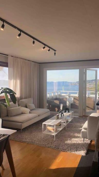 Villa Spacious With View - 5br - Free Parking - Great Wi-fi Bergen
