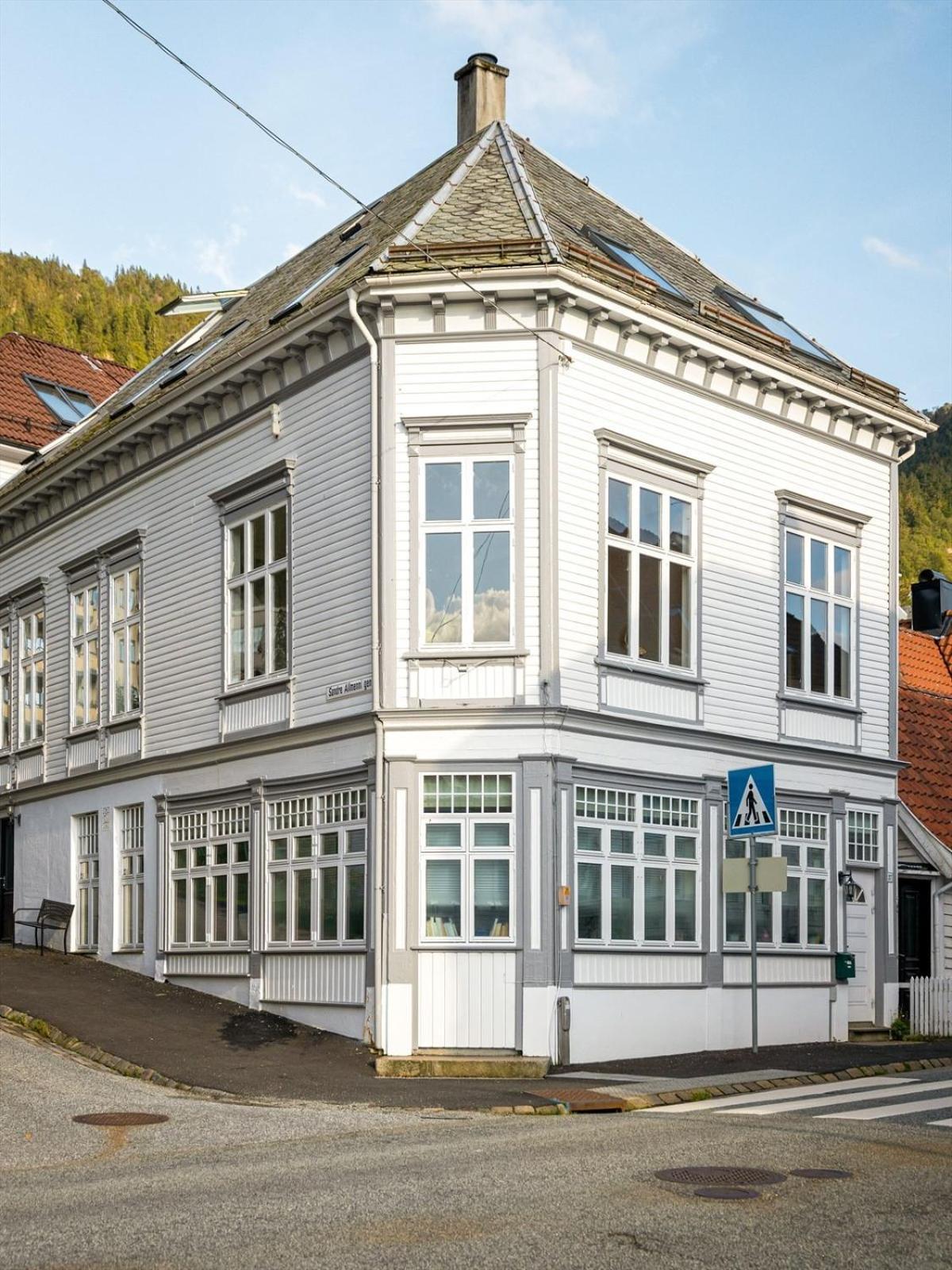 Modern Penthouse In Sandviken Bergen
