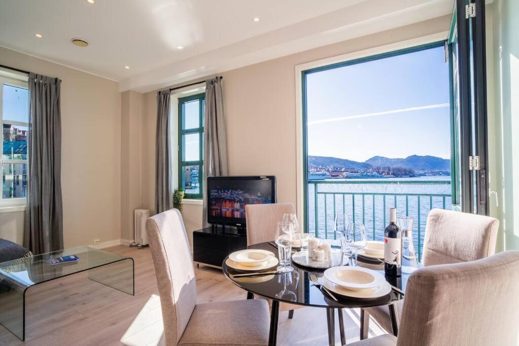 Seafront Apt. With Elevator And French Balcony * Bergen