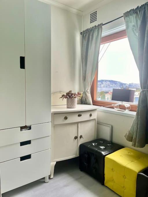 Sentrumsnaer Enebolig Med Stor Hage, 100 M Fra Badestrand Villa *