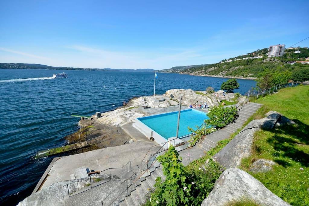 Villa Sentrumsnaer Enebolig Med Stor Hage, 100 M Fra Badestrand Bergen