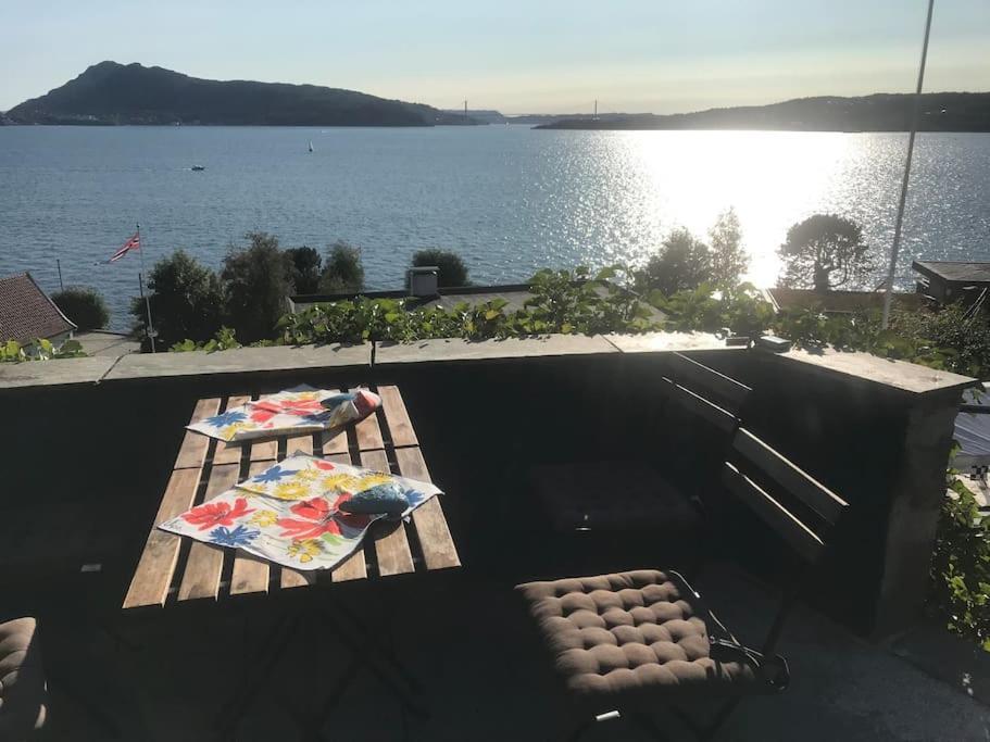 Sentrumsnaer Enebolig Med Stor Hage, 100 M Fra Badestrand Villa Bergen