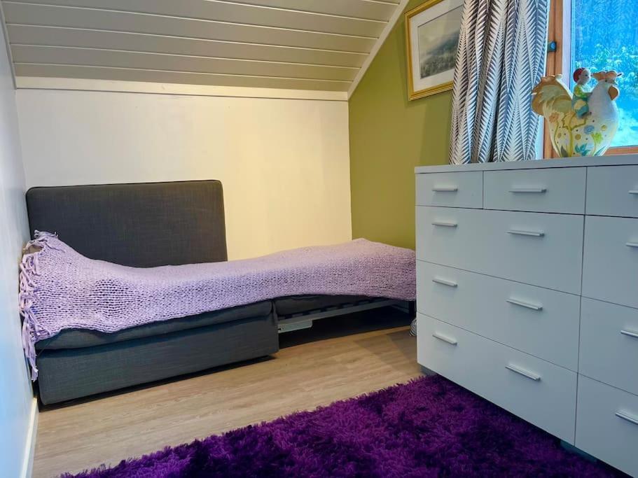 Villa Sentrumsnaer Enebolig Med Stor Hage, 100 M Fra Badestrand *