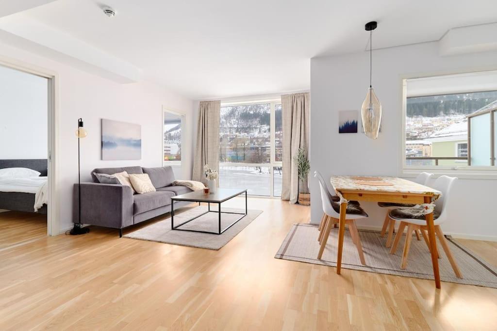 Căn hộ Bergen's Finest: Sleek Oasis With Two Bedroom *