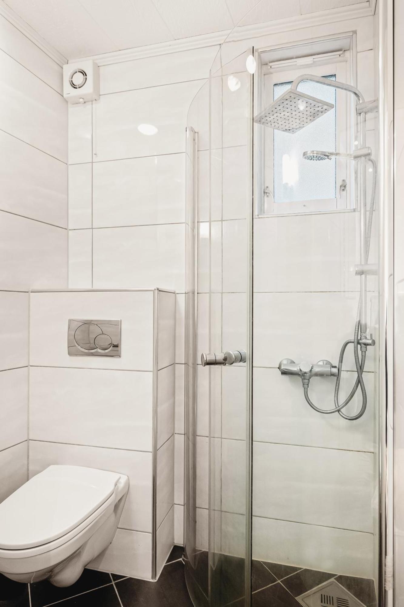 Dinbnb I Discover The Hidden Gems Of I Easy Check-in
