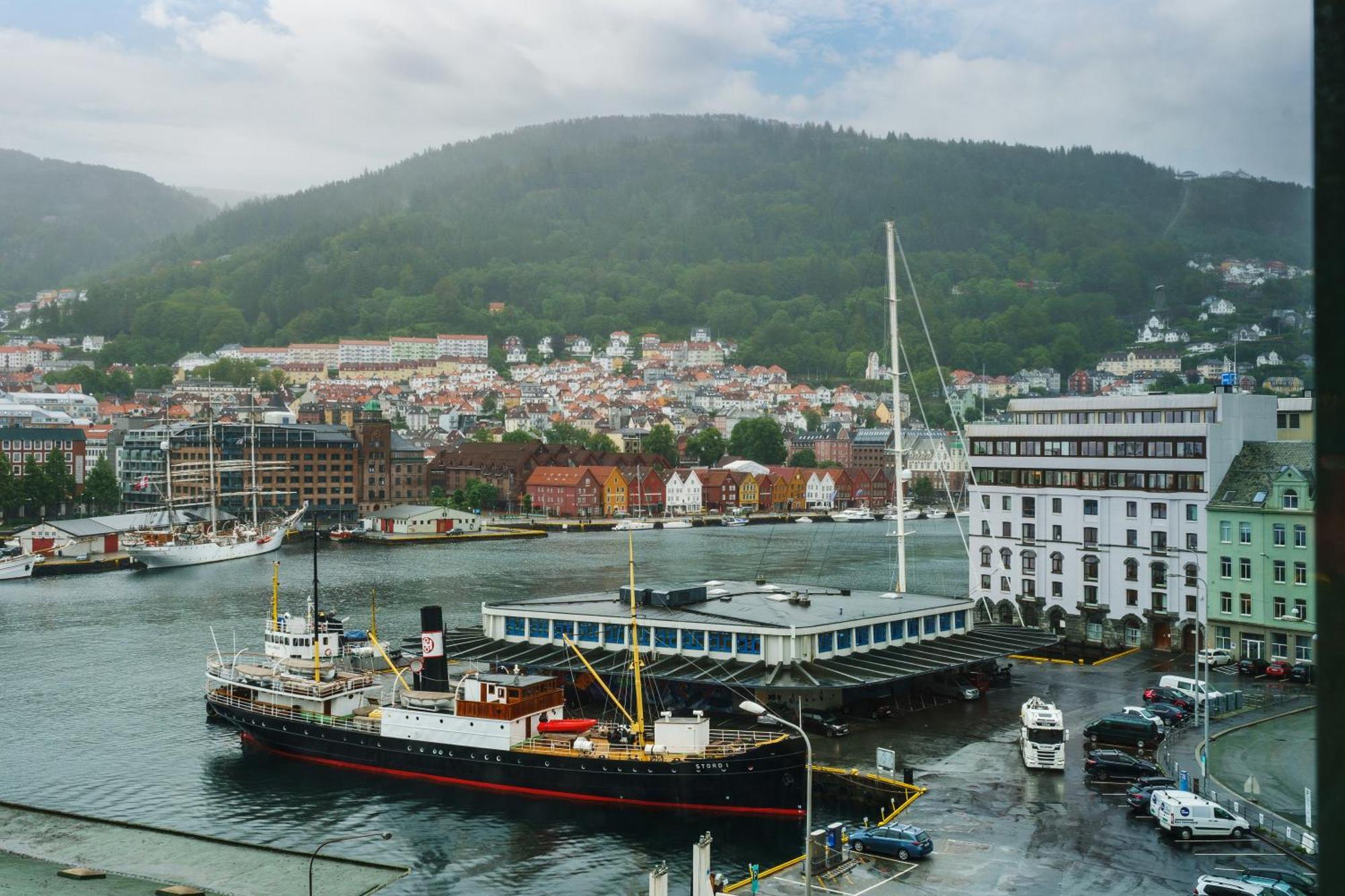 Unique Gem Overlooking The World Famous Bryggen Apartment Bergen