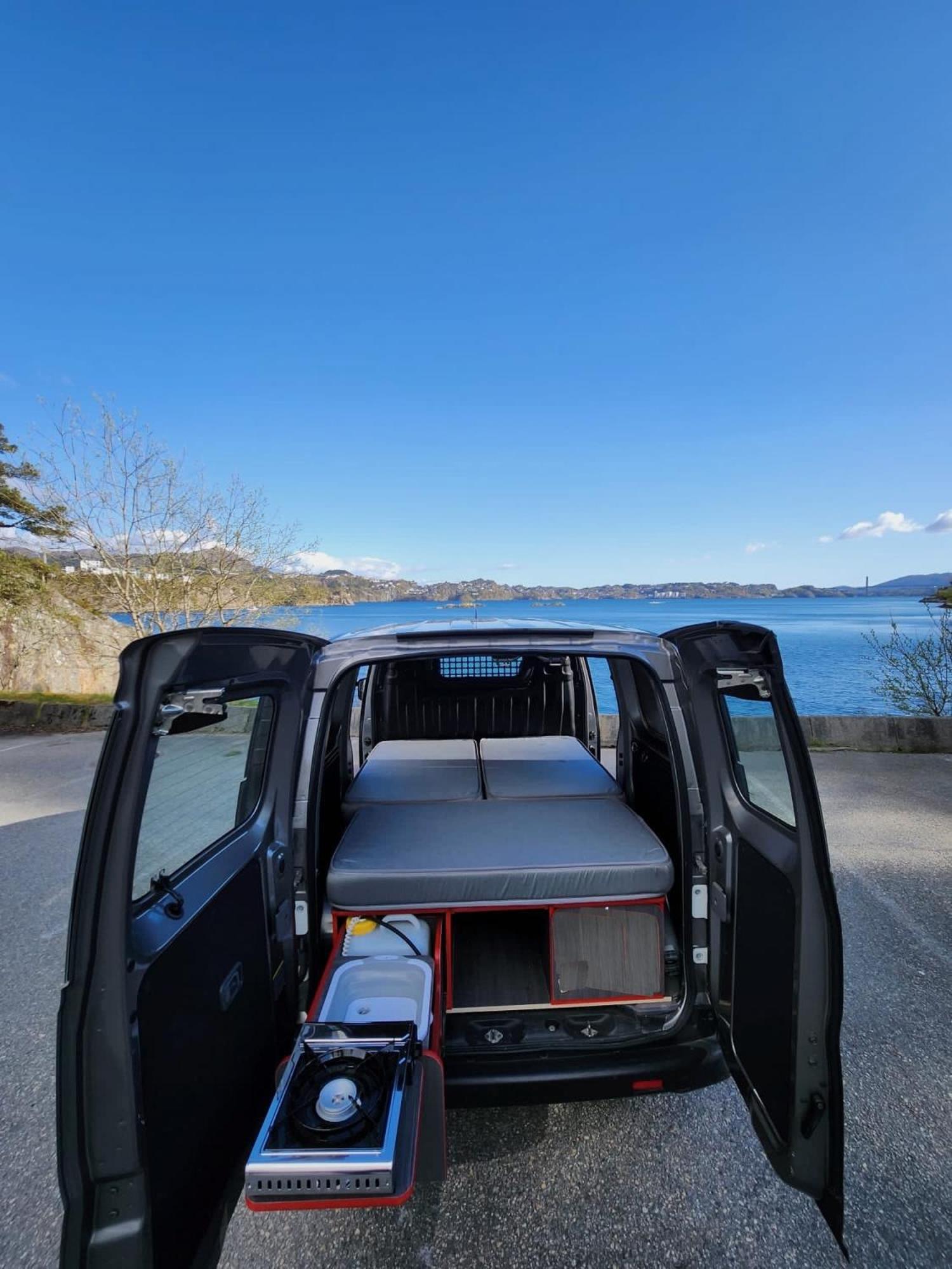 Electric London Black Minicamper Bergen
