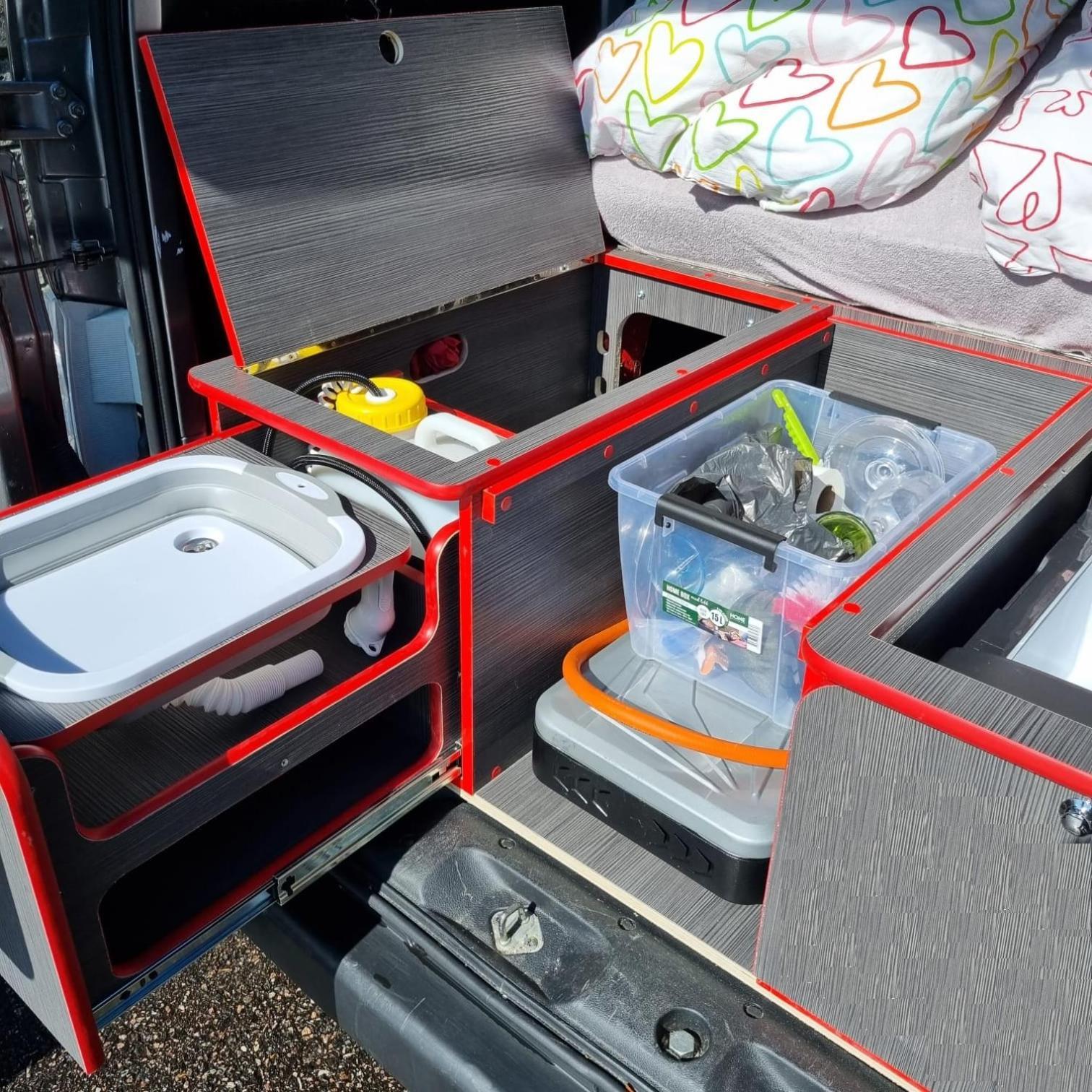 Electric London Black Minicamper Luxury tent *