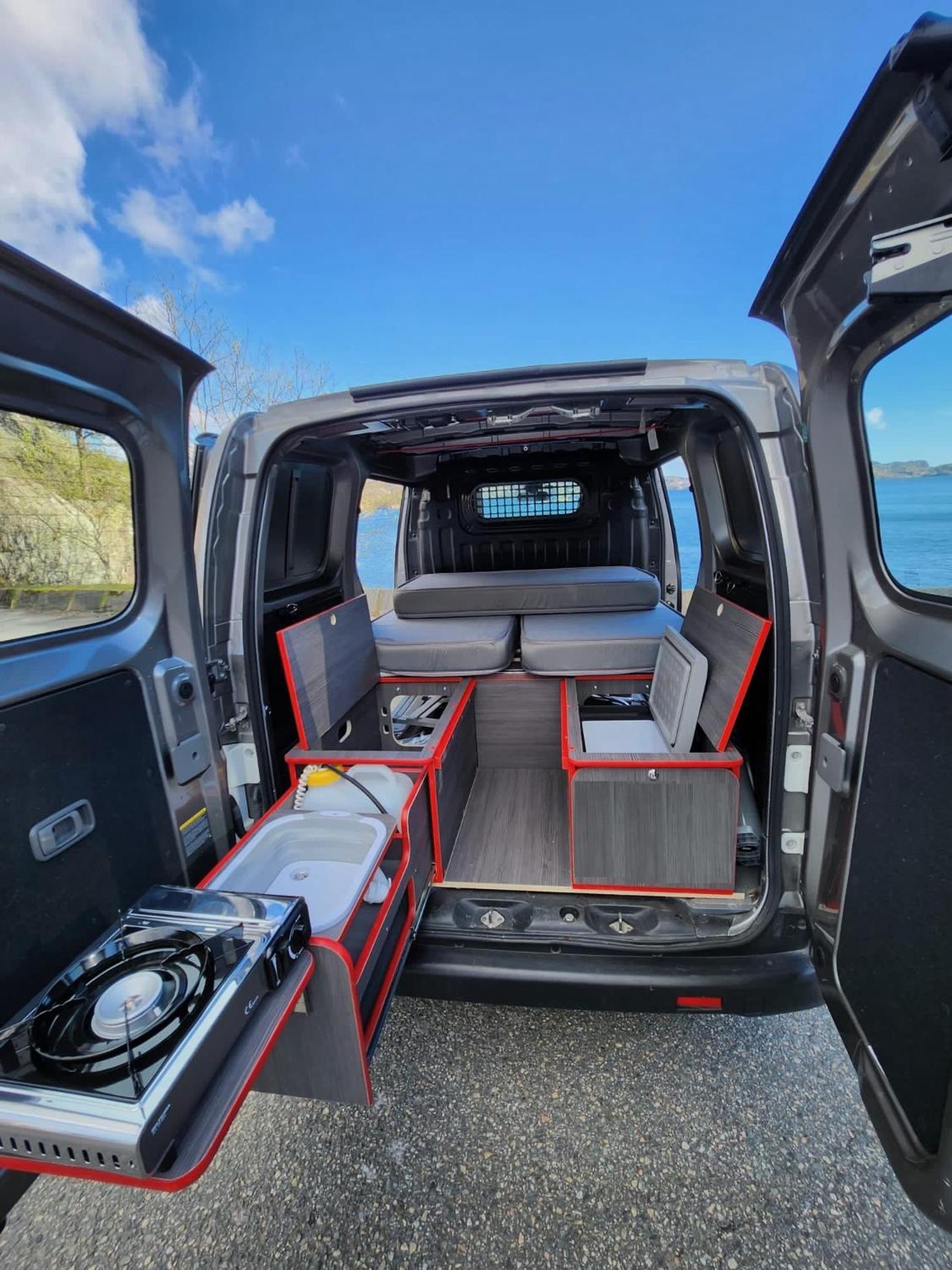 Electric London Black Minicamper