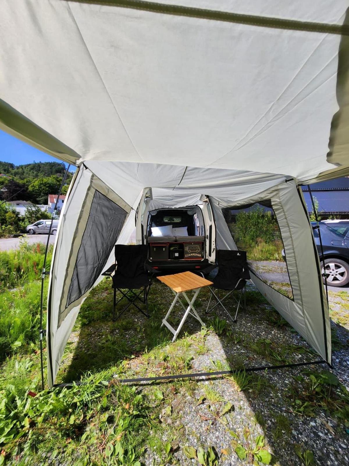 Electric London Black Minicamper Luxury tent
