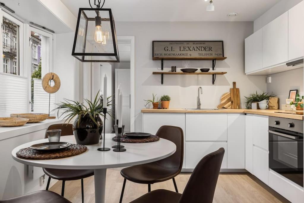 Modern In The Heart Of Apartment