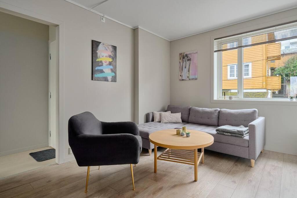 Sentrumsnaer Og Romslig 4-roms Leilighet Appartement *