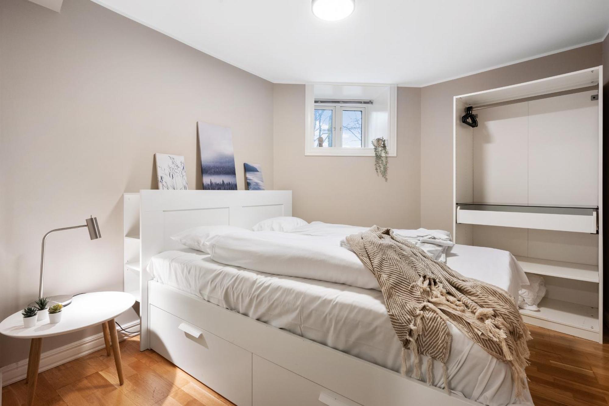 New! Modern City Apt: Central W/ Private Entrence *
