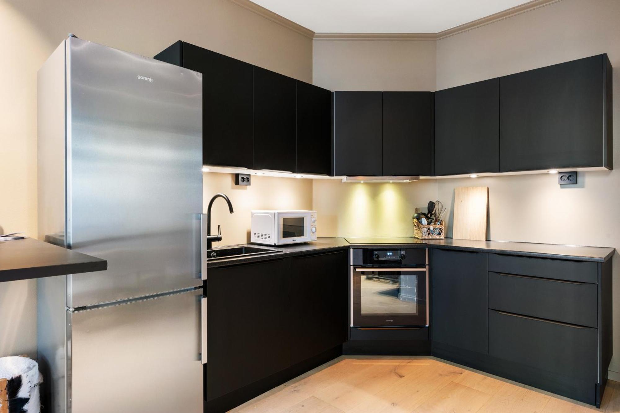 Modern 2nd-floor Luxury