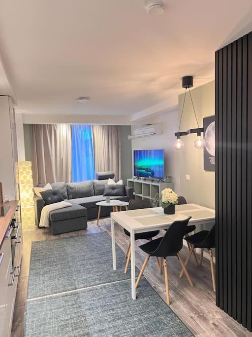Spacious And Beautiful In With Free Parking Apartment Bergen