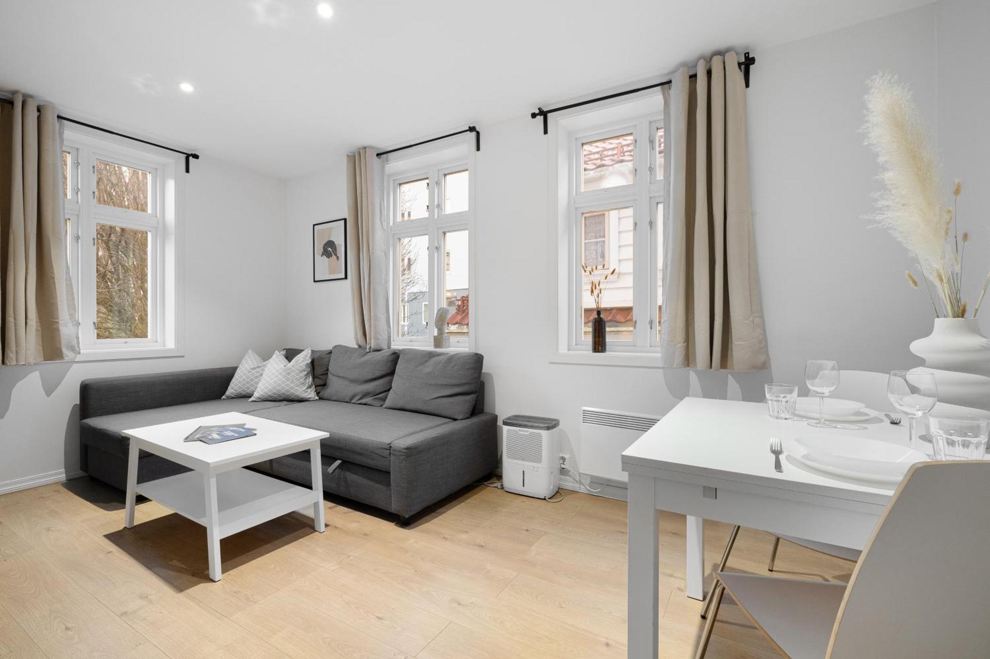 Behind Bryggen - Renovated - Budget Friendly Apartment *