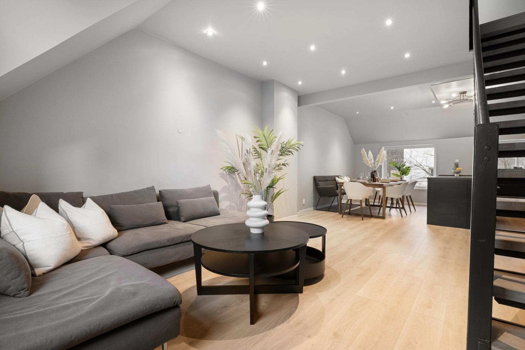 Homerentals L 120sqm Mid-central - King Beds - 500mbps Wi-fi Lägenhet
