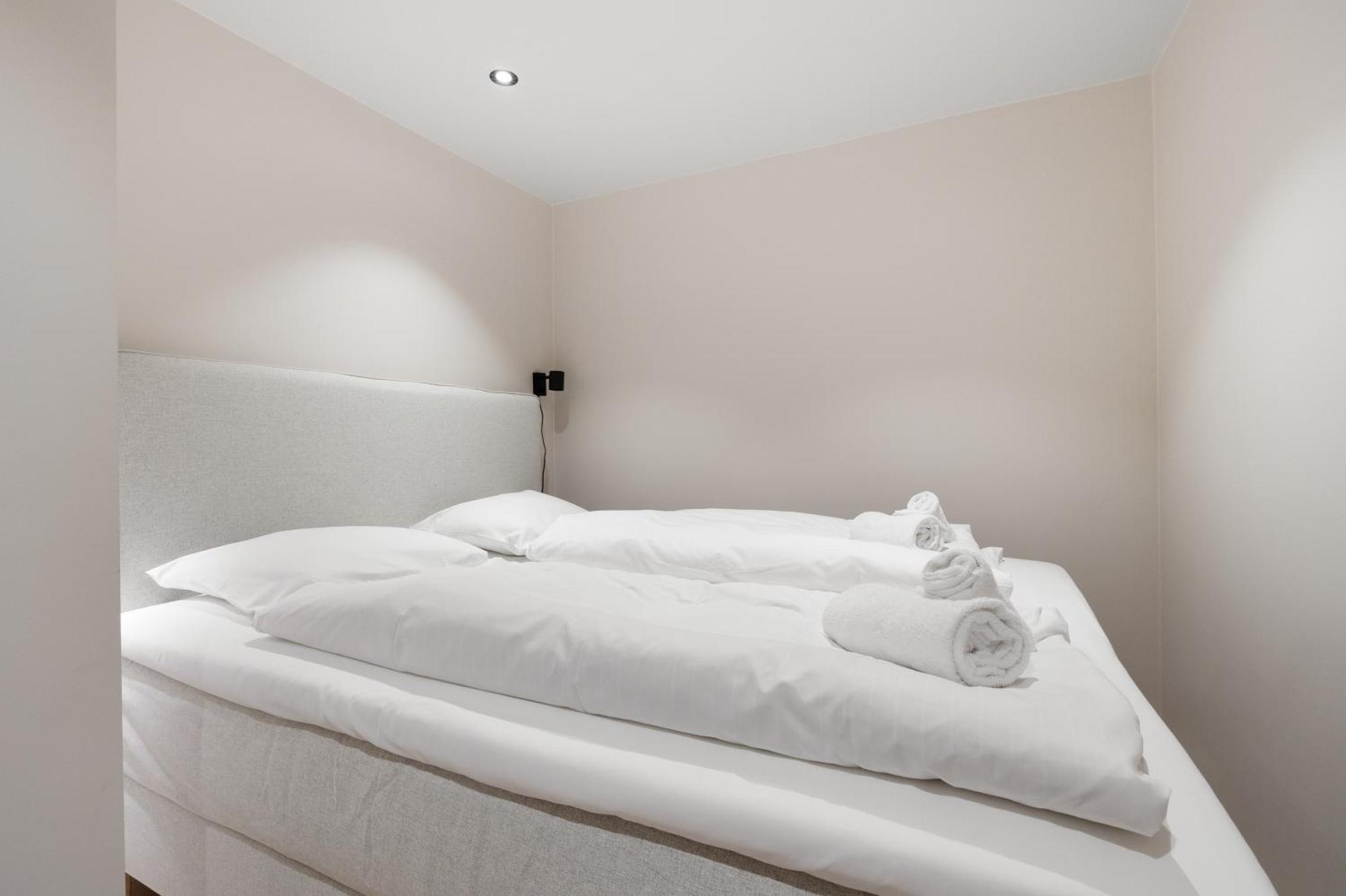 Renovated Jan 24 - Queen Beds - Behind Bryggen Apartment