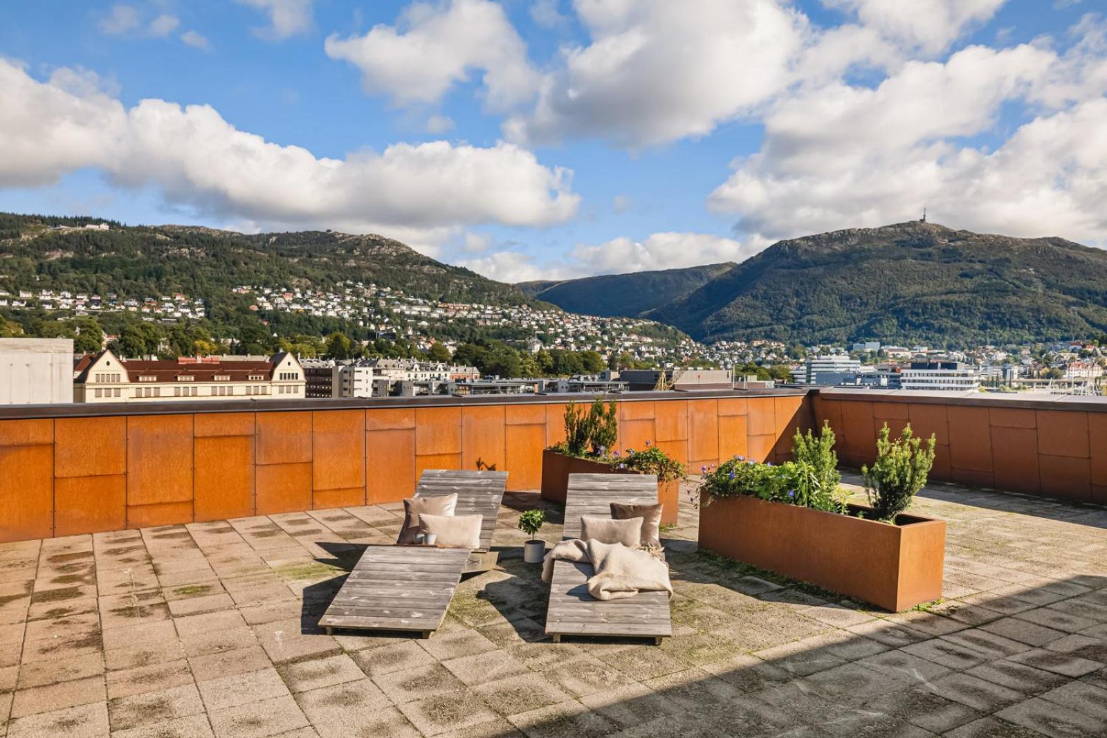 I Topp Etasje Med Flott Stor Felles Takterrasse Apartment *