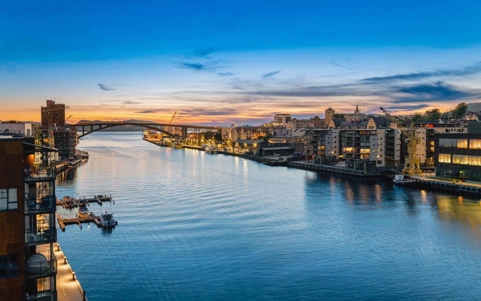 Apartment I Topp Etasje Med Flott Stor Felles Takterrasse Bergen