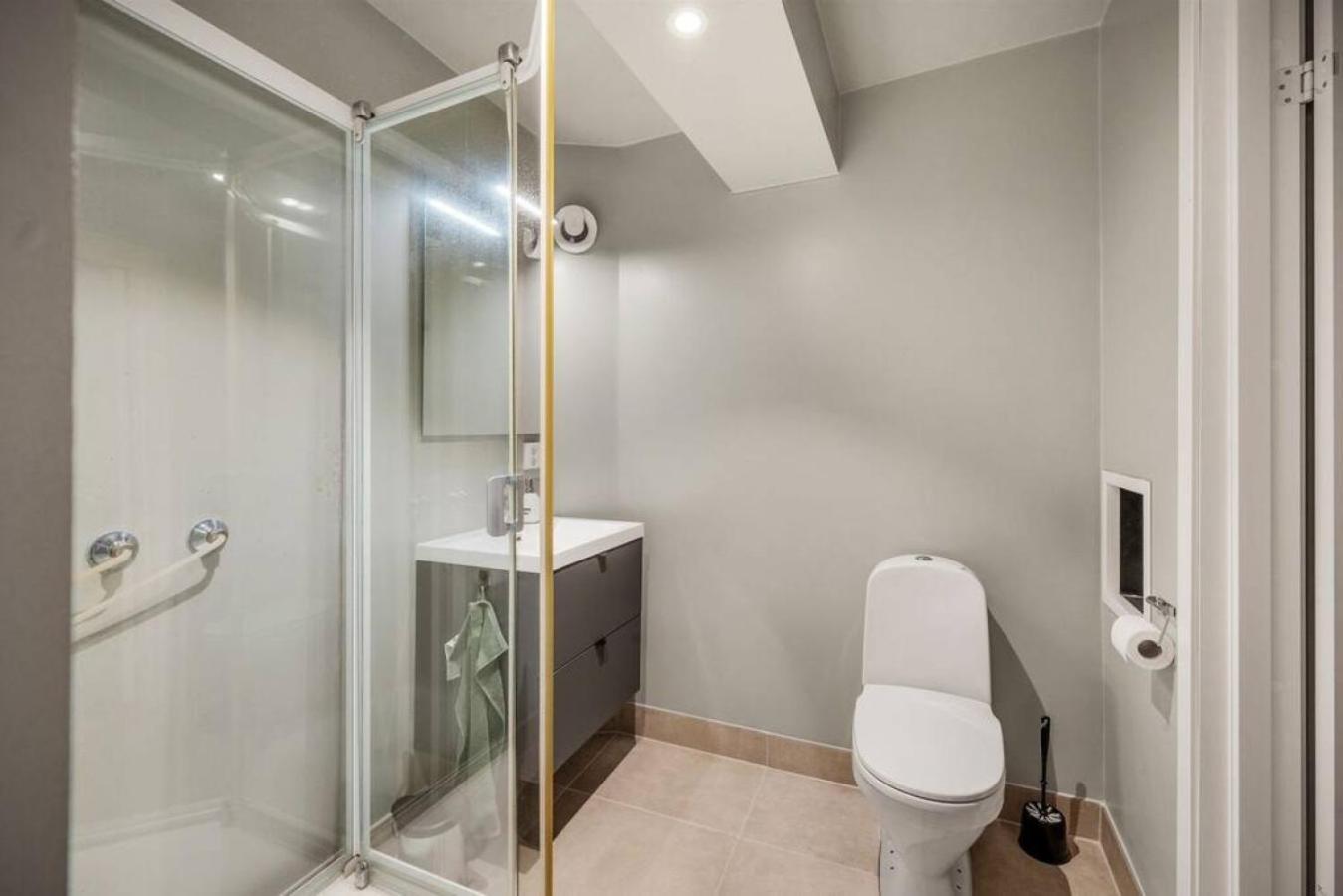 Dinbnb I Romantic Surroundings In The City Center