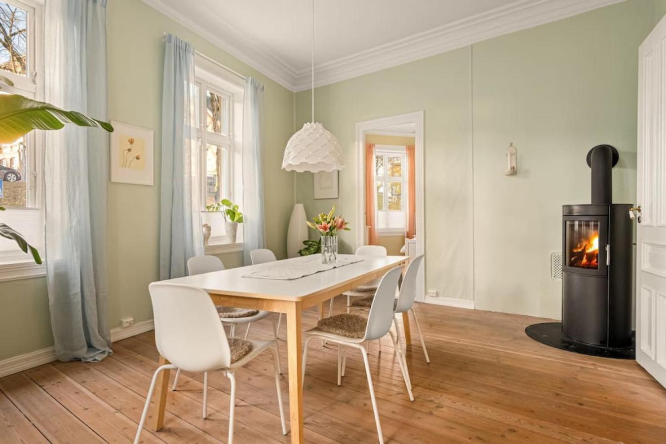 Apartment Dinbnb Homes I Historical 1896 Residential Bergen