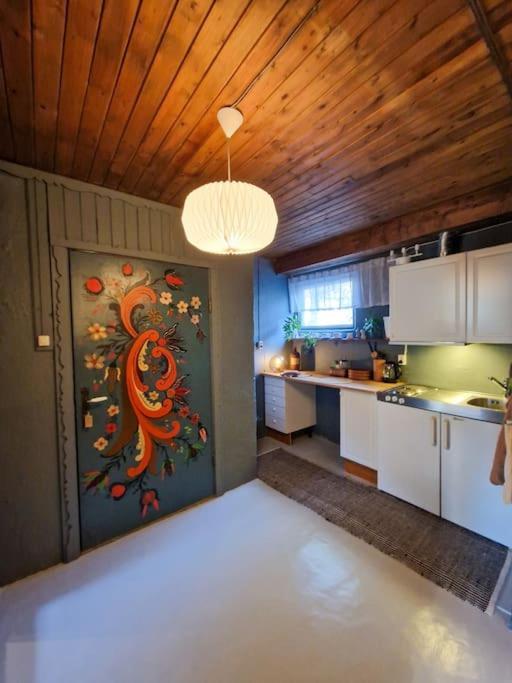 Cosy Ground Floor With Three Bedrooms Apartment *